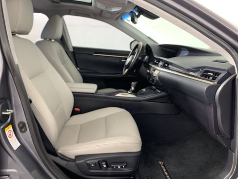 Used 2018 Lexus ES 350 w/ Navigation System Package FWD image 40