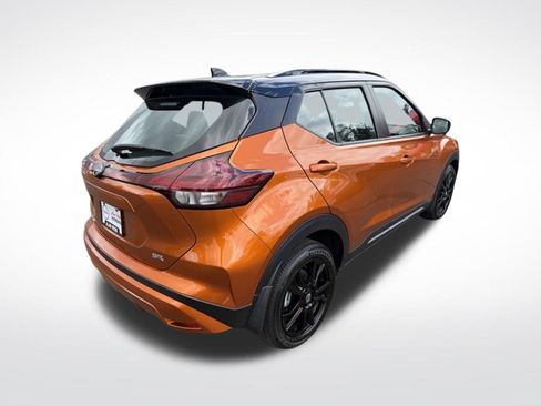 Used 2024 Nissan Kicks SR FWD image 3