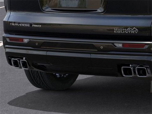 New 2026 Chevrolet Traverse High Country image 14