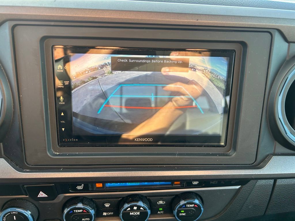 Used 2019 Toyota Tacoma TRD Sport AWD/4WD image 22