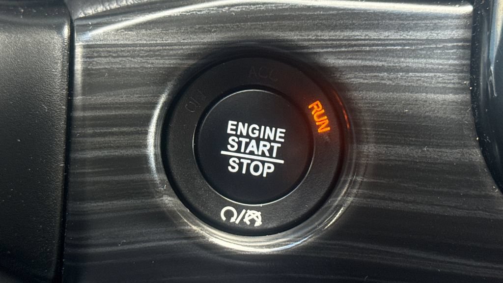 Used 2019 Jeep Grand Cherokee Altitude AWD/4WD image 34