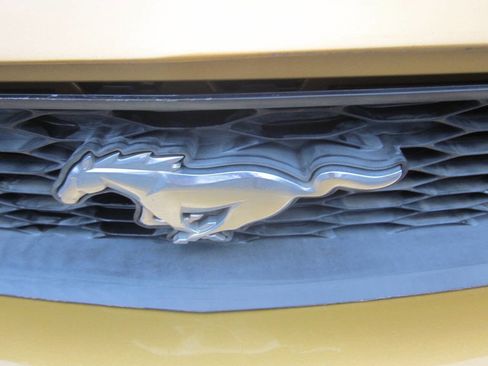 Used 2010 Ford Mustang Convertible image 30