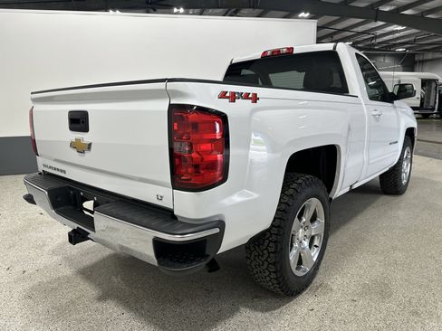 Used 2018 Chevrolet Silverado 1500 LT w/ LT Convenience Package AWD/4WD image 3