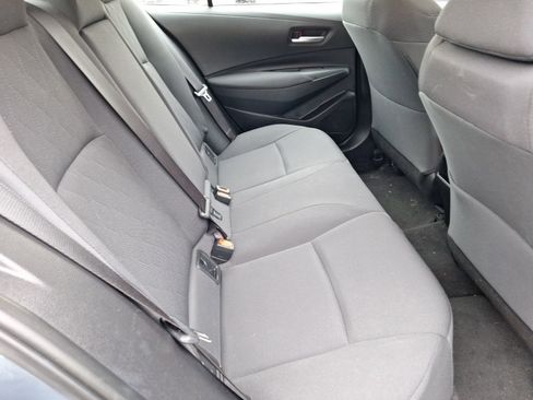 Used 2020 Toyota Corolla LE image 32