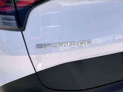 Used 2023 Kia Sportage EX image 31
