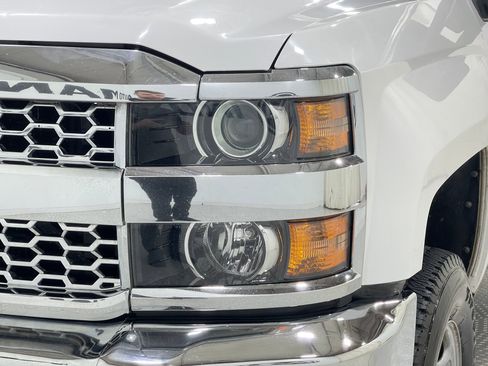 Used 2019 Chevrolet Silverado 2500 W/T AWD/4WD image 31
