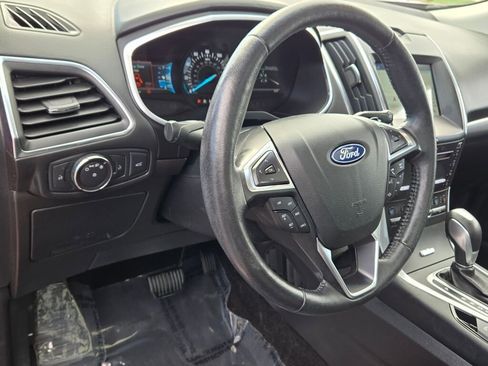 Used 2018 Ford Edge Titanium w/ Equipment Group 301A AWD/4WD image 29