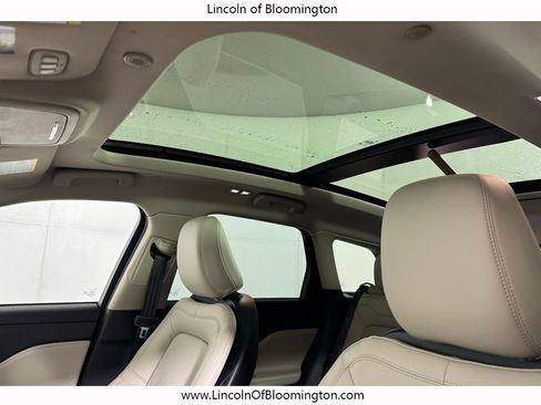 New 2026 Lincoln Corsair Premiere image 22