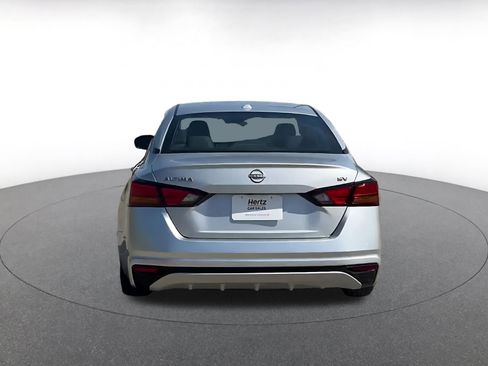 Used 2024 Nissan Altima 2.5 SV image 12