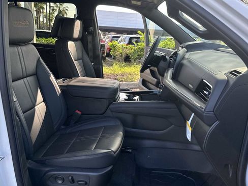 New 2025 Chevrolet Suburban High Country image 14