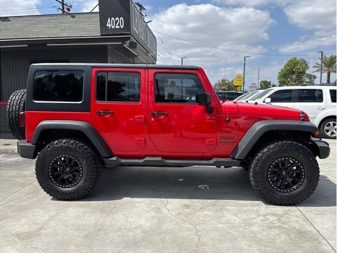 Used 2015 Jeep Wrangler Unlimited Sport AWD/4WD image 8
