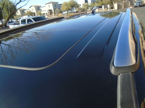 Used 2017 Ford Explorer Platinum image 27