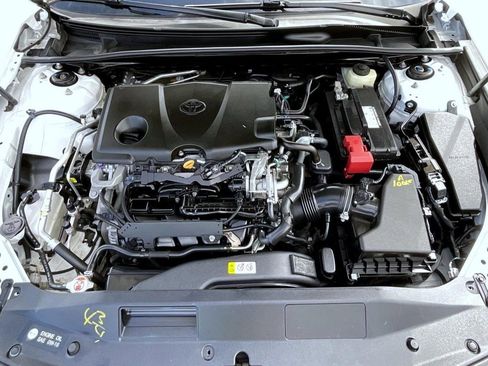 Used 2018 Toyota Camry SE image 25