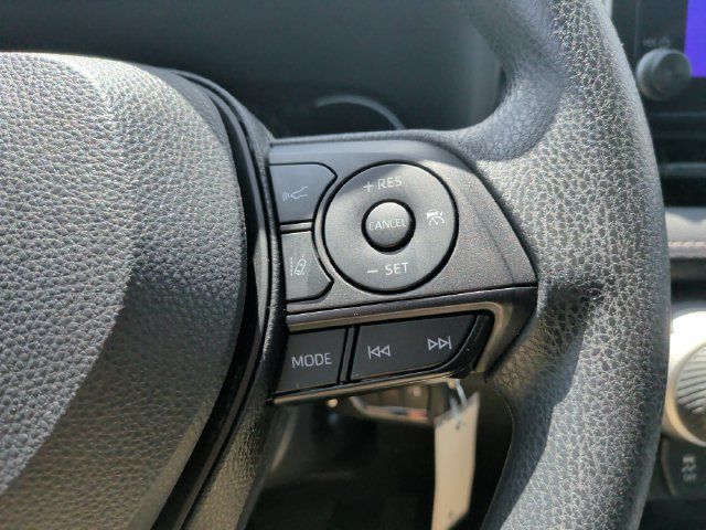 Used 2023 Toyota RAV4 LE AWD/4WD image 20