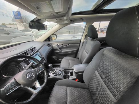 Used 2020 Nissan Rogue SV w/ Sun & Sound Touring Package image 10