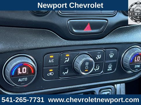 Used 2020 GMC Terrain SLT image 21