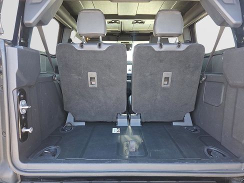 Used 2023 Ford Bronco Badlands w/ Sasquatch Package AWD/4WD image 10