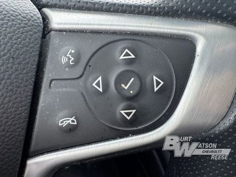 Used 2021 GMC Acadia SLE w/ Driver Convenience Package image 17