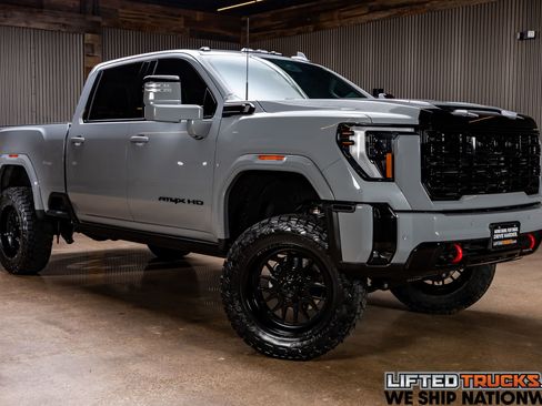 Used 2024 GMC Sierra 2500 AT4X image 1