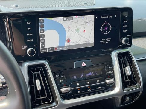 Used 2022 Kia Sorento SX image 16