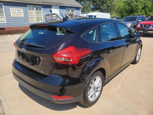 Used 2018 Ford Focus SE image 9