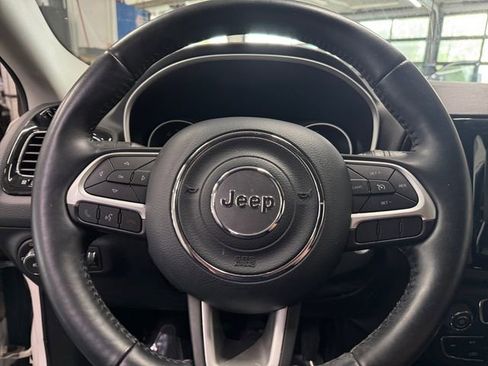 Used 2018 Jeep Compass Latitude w/ Popular Equipment Group AWD/4WD image 19