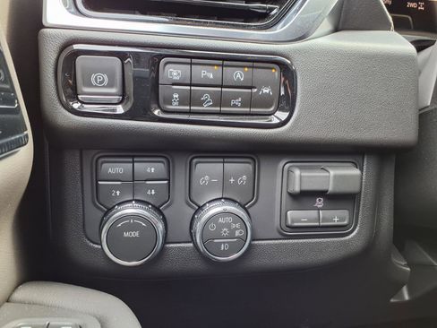 New 2026 GMC Yukon Elevation w/ Elevation Premium Package image 8