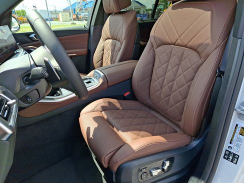 New 2026 BMW X5 xDrive40i w/ M Sport Package AWD/4WD image 9
