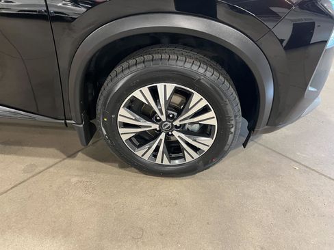 Used 2023 Nissan Rogue SV image 38