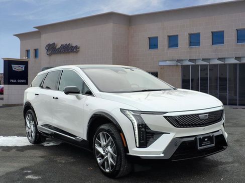 Certified 2025 Cadillac Optiq Luxury 1 w/ LPO, Floor Liner Package image 3