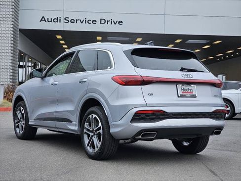 Certified 2025 Audi Q5 Premium w/ Convenience Package AWD/4WD image 9