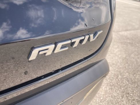 Used 2024 Chevrolet Trax ACTIV w/ Sunroof Package FWD image 5