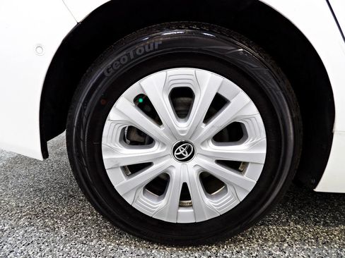 Used 2019 Toyota Prius LE FWD image 20