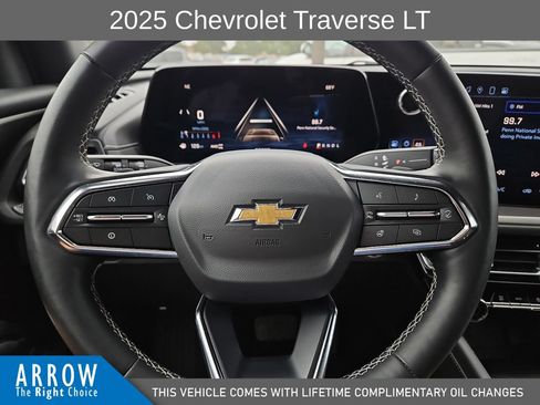 Used 2025 Chevrolet Traverse LT AWD/4WD image 27
