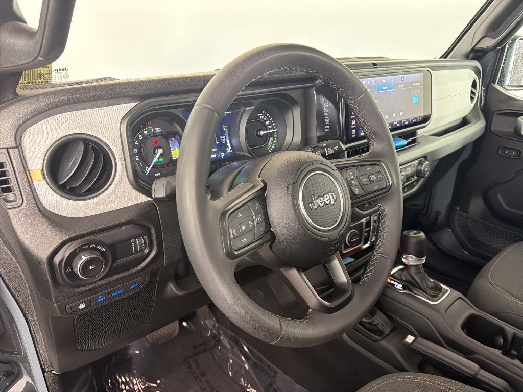 Used 2025 Jeep Wrangler Unlimited Sport S 4xe AWD/4WD image 13
