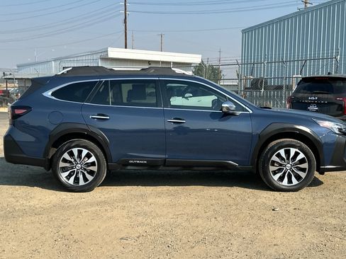 Used 2024 Subaru Outback Touring XT AWD/4WD image 3