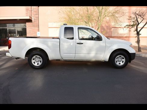 Used 2019 Nissan Frontier S image 1