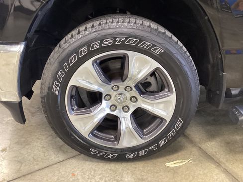 Used 2024 RAM 1500 Laramie AWD/4WD image 9