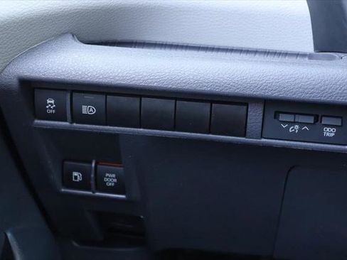 Certified 2024 Toyota Sienna XLE image 22