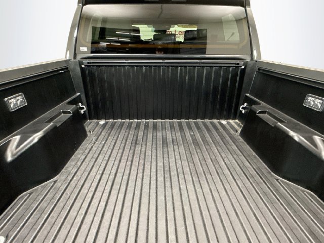 Used 2025 Toyota Tacoma SR5 AWD/4WD image 25
