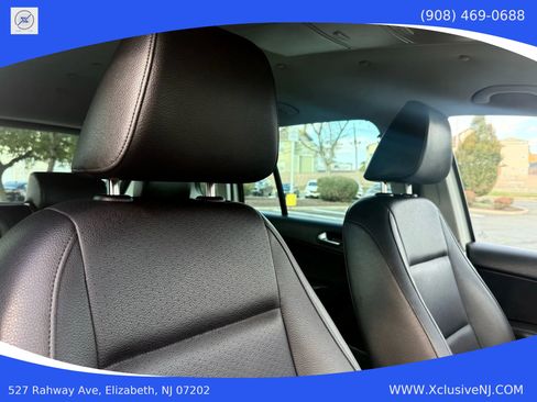 Used 2012 Volkswagen Tiguan S image 21