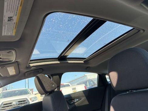 Used 2023 Chevrolet Malibu LT image 9