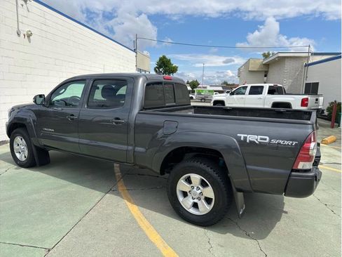 Used 2015 Toyota Tacoma 4x4 Double Cab image 9