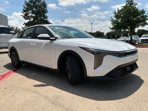 Used 2026 Kia K4 FWD image 4