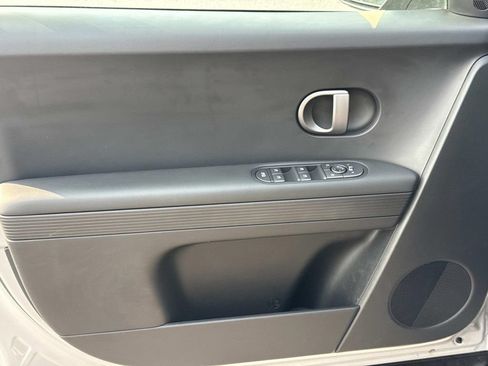 Used 2025 Hyundai Ioniq 5 SE RWD image 18