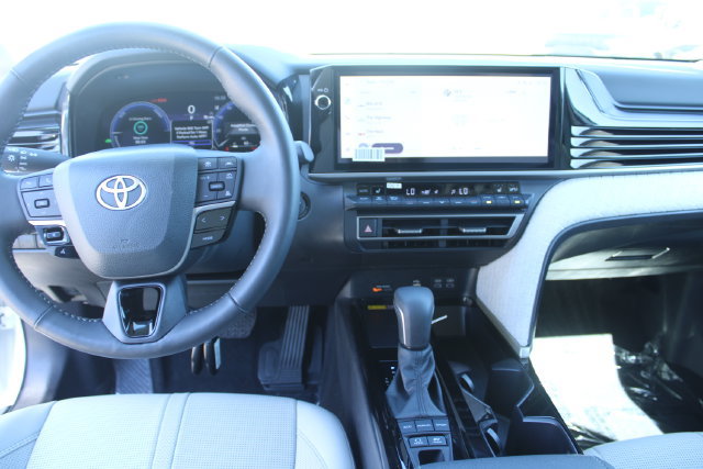 Used 2026 Toyota Camry XLE FWD image 13