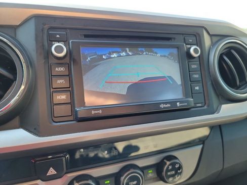 Used 2017 Toyota Tacoma SR5 w/ Tow Package RWD image 17