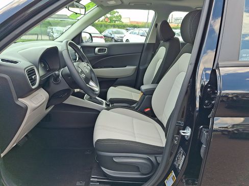Certified 2023 Hyundai Venue SEL FWD image 13