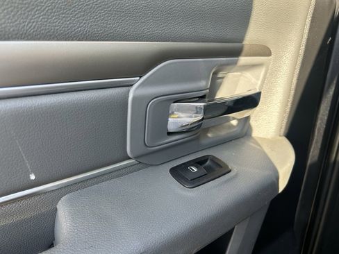 Used 2018 RAM 1500 Classic SLT image 24