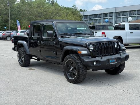 Used 2020 Jeep Gladiator Sport w/ Quick Order Package 24S AWD/4WD image 4